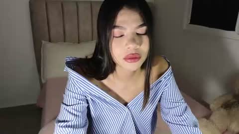 Mia online show from 07-09-26, 02:48
