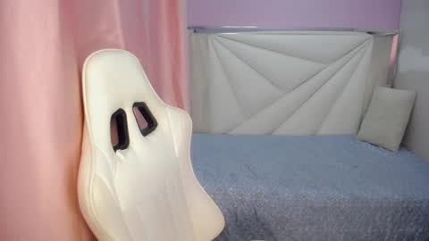 Snapshot of cieloo_ chatting on 02-02-26, 09:35 CIELO online show from 02-02-26, 09:35