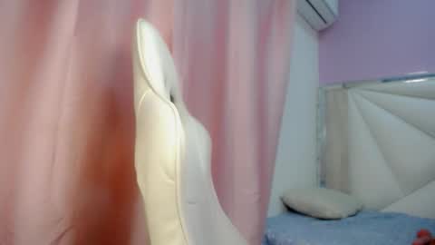 Snapshot of cieloo_ chatting on 02-12-26, 09:21 CIELO online show from 02-12-26, 09:21