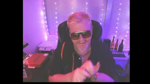 cigardaddy8869 online show from 06-27-26, 04:39