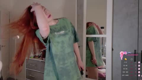 Snapshot of cinnabongirls chatting on 01-09-26, 12:24 Maddy online show from 01-09-26, 12:24