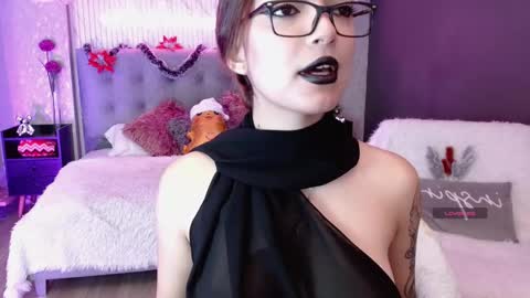 cinnamon_bite online show from 12-20-25, 01:18