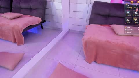 Snapshot of cinnamon_kyla chatting on 01-28-25, 09:50 cinnamon_kyla online show from 01-28-25, 09:50