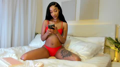 Snapshot of cinnamon_lips07 chatting on 02-14-26, 04:37 Indie online show from 02-14-26, 04:37