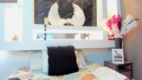 Cinthya  online show from 09-26-25, 12:09