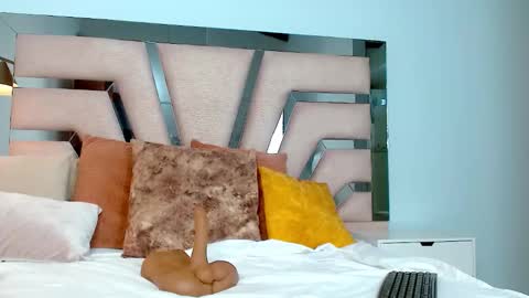 Cintia Hills online show from 01-30-25, 08:32