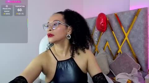 Snapshot of cintia_holms chatting on 03-07-26, 02:08 Cintia online show from 03-07-26, 02:08