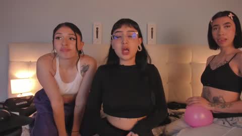 Snapshot of cintya_kors chatting on 02-01-25, 06:10 Cintya online show from 02-01-25, 06:10