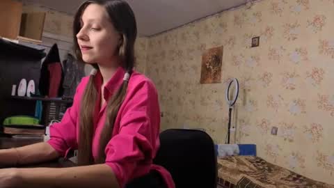 Snapshot of cirabonnet chatting on 11-05-25, 09:20 Lisa Salivan online show from 11-05-25, 09:20