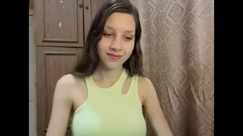 Snapshot of cirabonnet chatting on 11-19-25, 11:05 Lisa Salivan online show from 11-19-25, 11:05