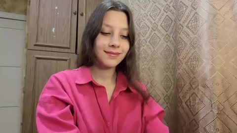 Snapshot of cirabonnet chatting on 11-25-25, 11:16 Lisa Salivan online show from 11-25-25, 11:16