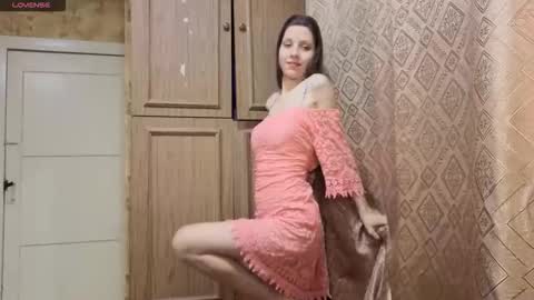 Snapshot of cirabonnet chatting on 11-28-25, 11:40 Lisa Salivan online show from 11-28-25, 11:40