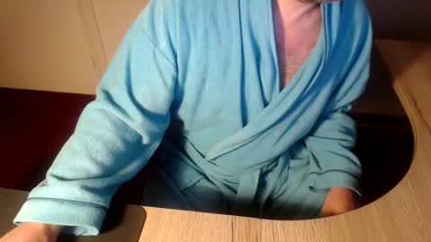 Snapshot of citroneee chatting on 10-15-25, 10:54 Citrono online show from 10-15-25, 10:54