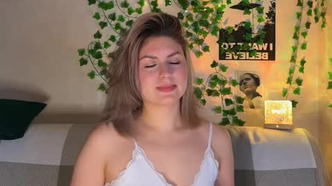 Snapshot of citruska chatting on 11-22-25, 01:32 karina online show from 11-22-25, 01:32