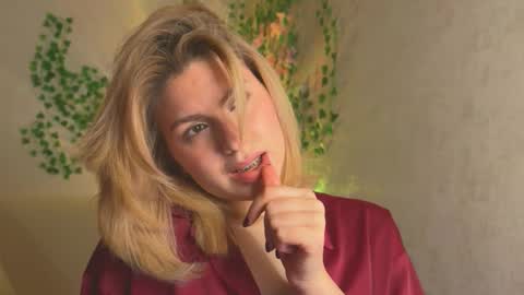 Snapshot of citruska chatting on 12-18-25, 04:13 karina online show from 12-18-25, 04:13