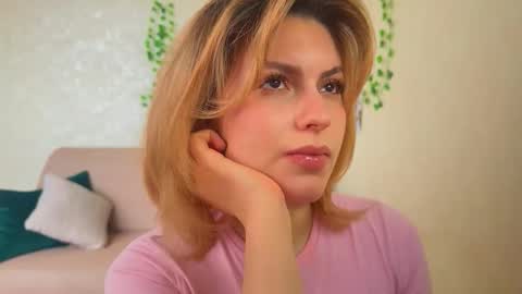 Snapshot of citruska chatting on 02-14-26, 09:06 karina online show from 02-14-26, 09:06
