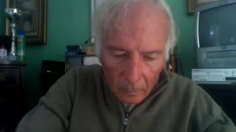 Snapshot of ciuk chatting on 12-13-24, 10:08 ciuk online show from 12-13-24, 10:08