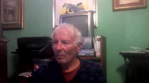 Snapshot of ciuk chatting on 11-18-25, 09:03 ciuk online show from 11-18-25, 09:03