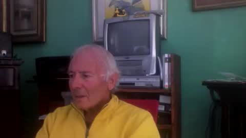 Snapshot of ciuk chatting on 11-24-25, 09:42 ciuk online show from 11-24-25, 09:42