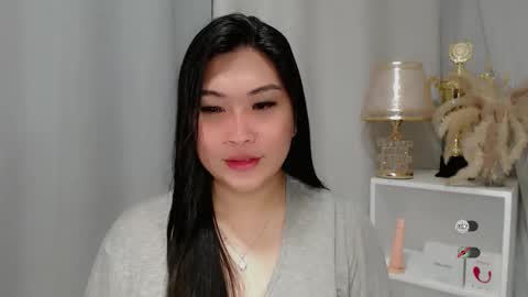 Snapshot of claire_wntr chatting on 05-07-26, 04:01 CLAIRE online show from 05-07-26, 04:01