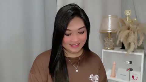 Snapshot of claire_wntr chatting on 05-12-26, 03:25 CLAIRE online show from 05-12-26, 03:25