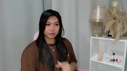 Snapshot of claire_wntr chatting on 05-15-26, 05:03 CLAIRE online show from 05-15-26, 05:03