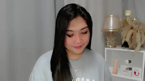 Snapshot of claire_wntr chatting on 05-20-26, 04:51 CLAIRE online show from 05-20-26, 04:51