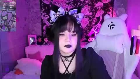 Snapshot of clairefaers chatting on 11-23-25, 06:30 Claire Faers online show from 11-23-25, 06:30