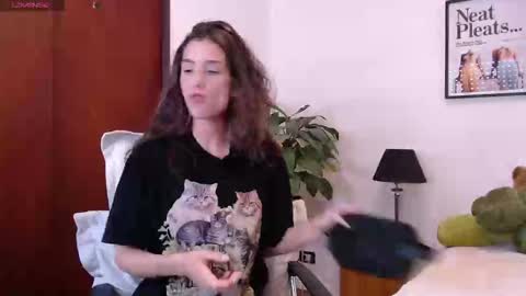 clairevarhol online show from 11-04-25, 07:02