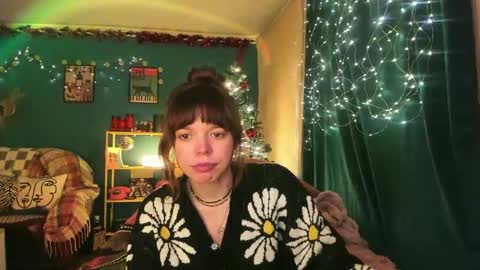 Snapshot of clancyosbourne chatting on 12-16-25, 06:57 Clancy online show from 12-16-25, 06:57