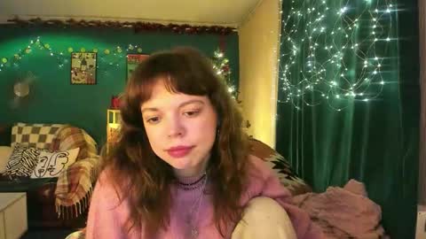 Snapshot of clancyosbourne chatting on 12-18-25, 06:47 Clancy online show from 12-18-25, 06:47