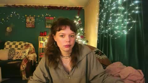 Snapshot of clancyosbourne chatting on 12-21-25, 05:42 Clancy online show from 12-21-25, 05:42