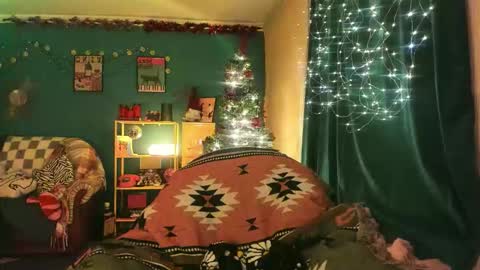 Snapshot of clancyosbourne chatting on 01-12-26, 06:46 Clancy online show from 01-12-26, 06:46