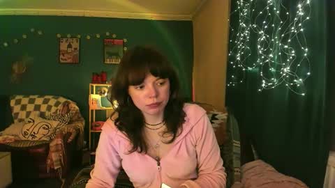 Snapshot of clancyosbourne chatting on 02-14-26, 07:10 Clancy online show from 02-14-26, 07:10