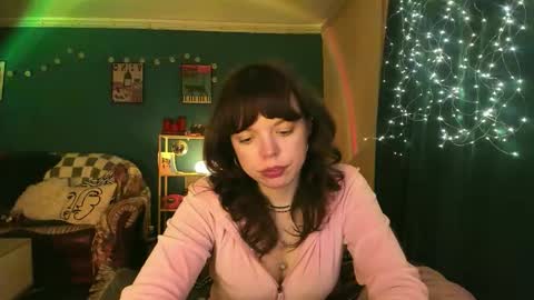 Snapshot of clancyosbourne chatting on 02-24-26, 07:01 Clancy online show from 02-24-26, 07:01