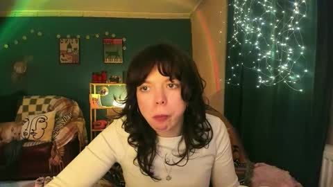 Snapshot of clancyosbourne chatting on 03-09-26, 06:45 Clancy online show from 03-09-26, 06:45