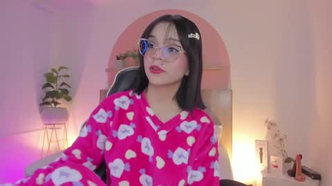 C L A R A online show from 02-08-26, 02:59