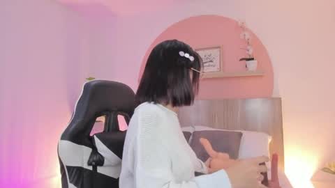 Snapshot of clara_lu chatting on 05-06-26, 02:51 C L A R A online show from 05-06-26, 02:51