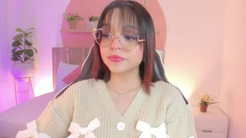 Snapshot of clara_lu chatting on 06-10-26, 02:45 C L A R A online show from 06-10-26, 02:45