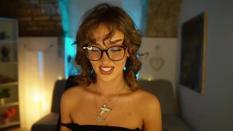 Snapshot of clara_smile chatting on 02-11-25, 08:10 Clara smile online show from 02-11-25, 08:10