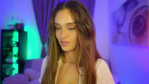 Clara smile online show from 10-23-25, 06:39