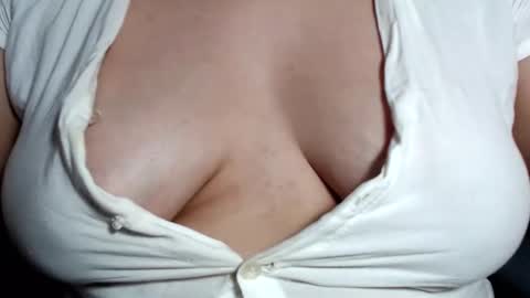 Snapshot of claraaa___ chatting on 01-02-25, 10:16 CLARA AT YOUR SERVICE online show from 01-02-25, 10:16