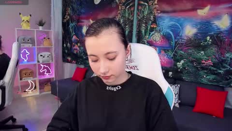 Snapshot of clarabenson chatting on 10-14-25, 06:31 clarabenson online show from 10-14-25, 06:31