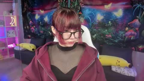 Snapshot of clarabenson chatting on 11-14-25, 08:07 clarabenson online show from 11-14-25, 08:07