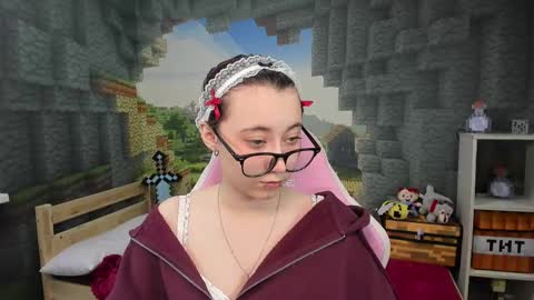 Snapshot of clarabenson chatting on 01-08-26, 06:54 clarabenson online show from 01-08-26, 06:54