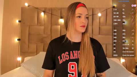Snapshot of claradelmar_ chatting on 09-20-25, 10:49 Clara del mar online show from 09-20-25, 10:49