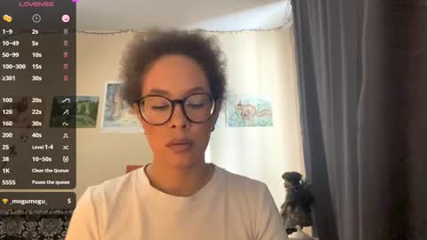 Snapshot of claralipinski chatting on 03-08-26, 08:18 Selena online show from 03-08-26, 08:18