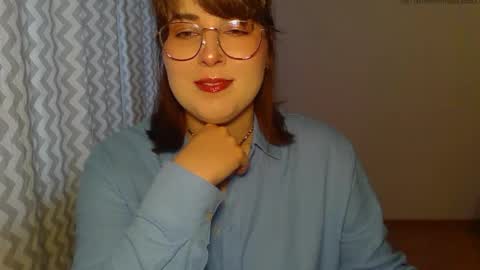 Clara online show from 05-27-26, 05:32