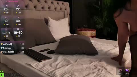 Snapshot of clarashinex chatting on 02-13-25, 11:17 Clara online show from 02-13-25, 11:17