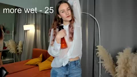 Claire online show from 03-07-25, 12:34